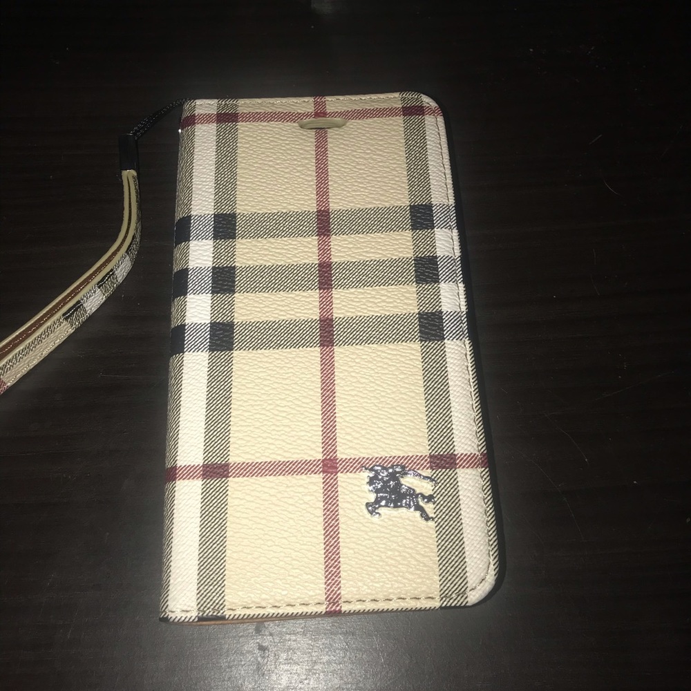 Burberry iPhone 7 Plus phone case